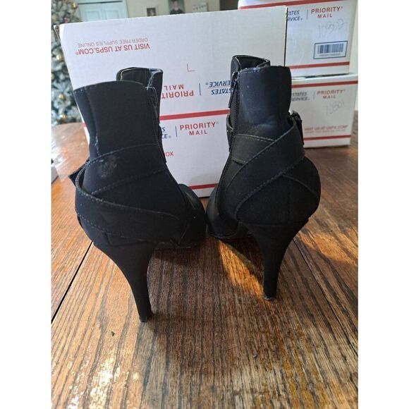 10M ...me too Black Buckle Embellished High Heel Pump Ankle Boots Booties Shoes - Picture 5 of 11
